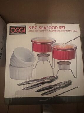 OGGI 8-Piece Seafood Set in Red and White